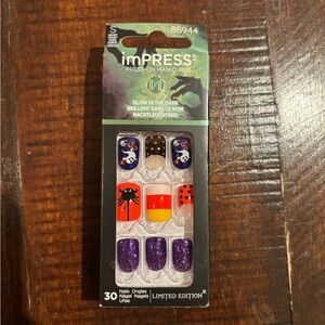 imPRESS Limited Edition Glow Press-On Nails